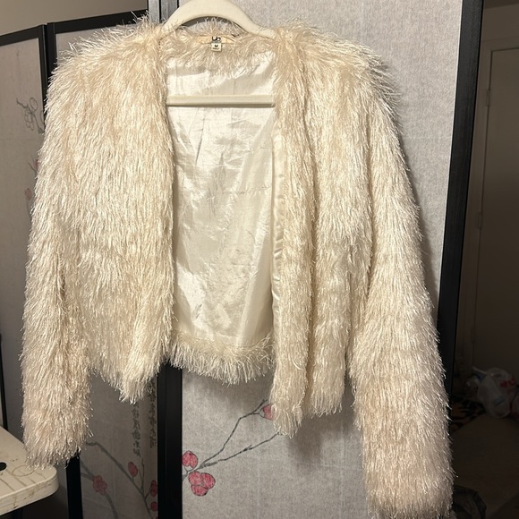 Ya Los Angeles off white Shabby Faux Fur Jacket Size Medium - Picture 3 of 5